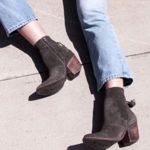 Matisse Laney Suede Ankle Boots Size 7.5 with tassel-Dark Grey Suede